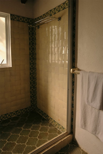 Villasmexiko-tepoztlan-hotel-villa2-exterior-regadera