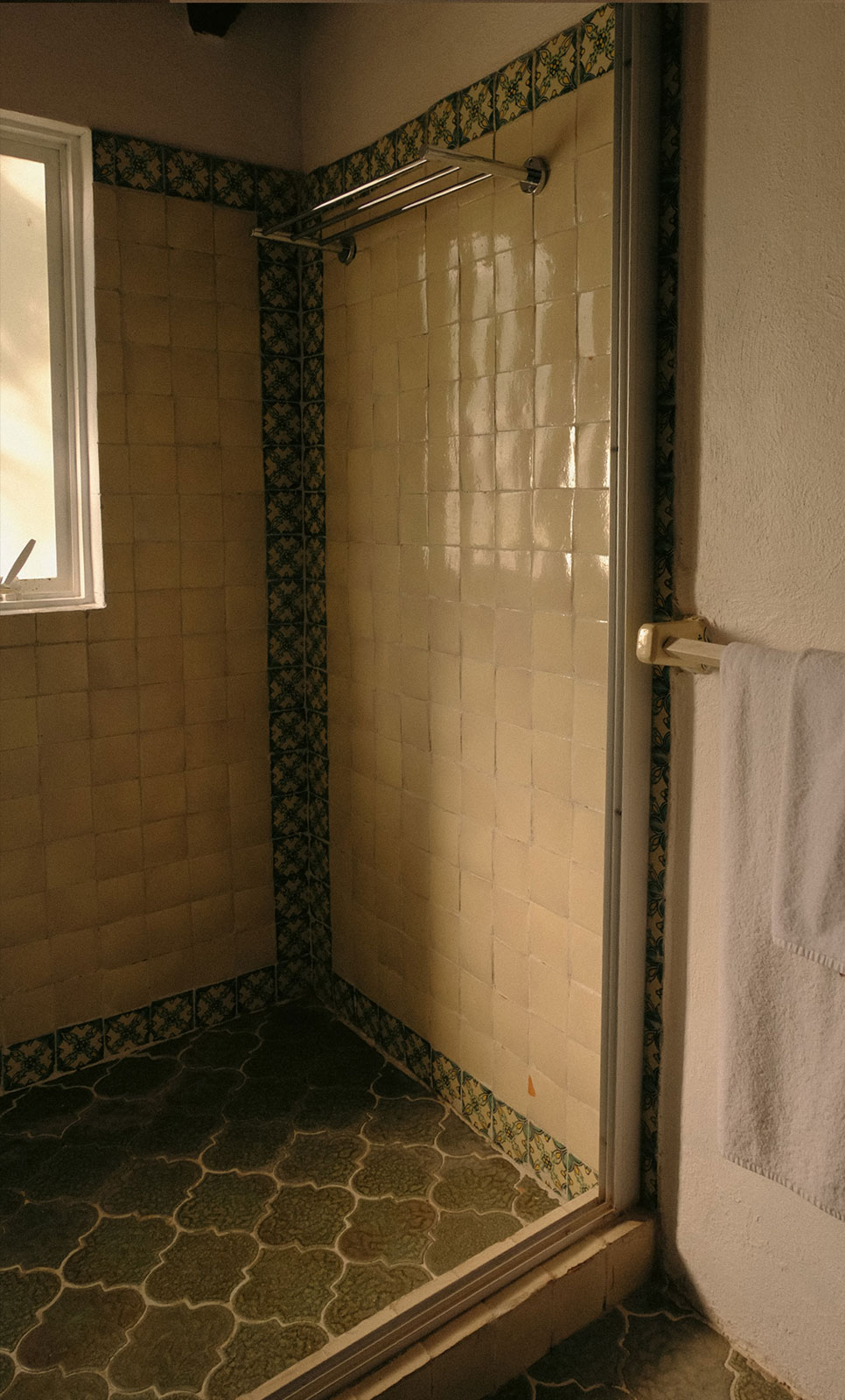 Villasmexiko-tepoztlan-hotel-villa2-interior-regadera