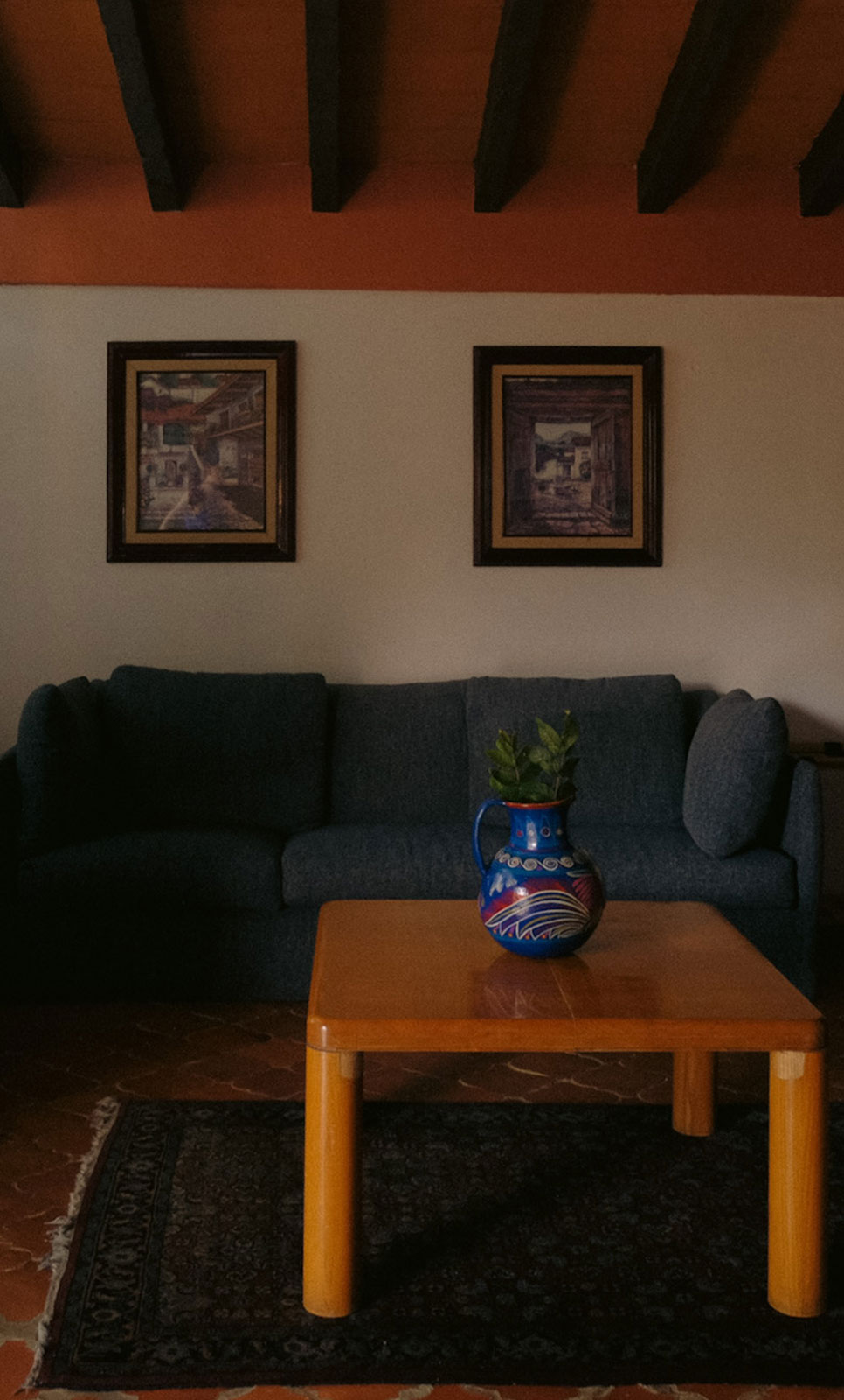 Villasmexiko-tepoztlan-hotel-villa2-interior-sofa