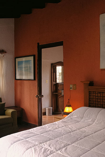 Villasmexiko-tepoztlan-hotel-villa8-interior-cama2